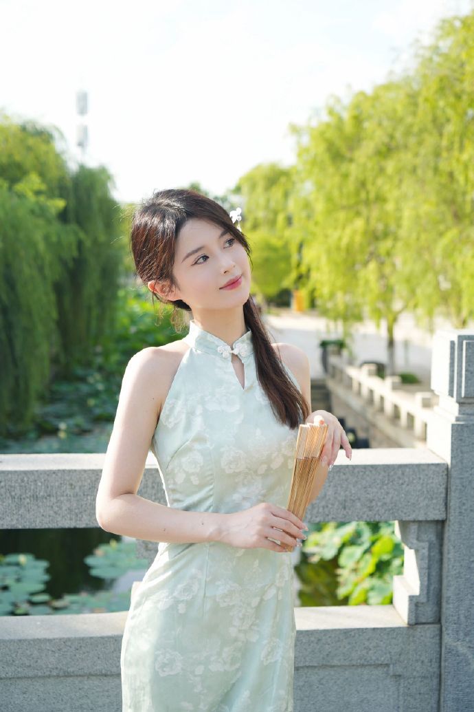 绿洲 封面